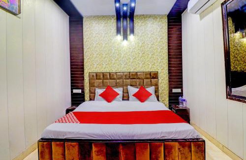 Vrindavan Hotel | Family-Friendly Stay at OYO Priyakant Ju Palace