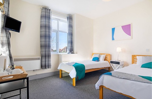 Wembley Park Hotel | Budget-Friendly Stay at OYO The Green Man Pub and Hotel