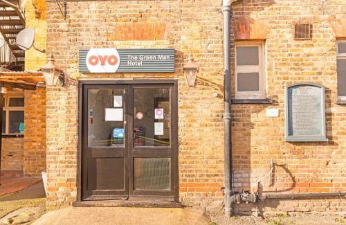 Wembley Park Hotel | Relax at OYO The Green Man Pub and Hotel with Great Amenities