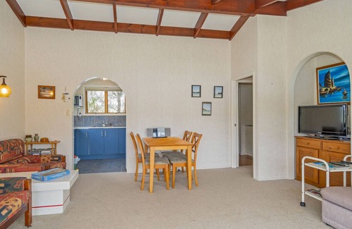 Cooks Beach Cottage | Oceanfront Oasis: Oyster Bach at Cooks Beach Awaits