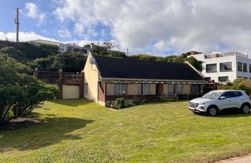 Oyster Bay House | Discover Oyster Bay Guesthouse: Family & Pet-Friendly Stay