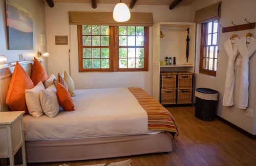 Oyster Bay Cabin | Relaxing Oyster Bay Lodge with Ocean Views & Top Amenities