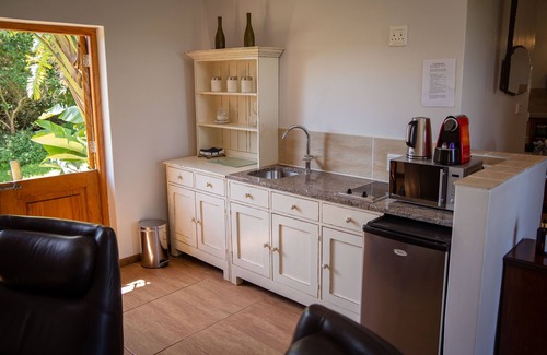 Oyster Bay Cabin | Relaxing Oyster Bay Lodge with Ocean Views & Top Amenities