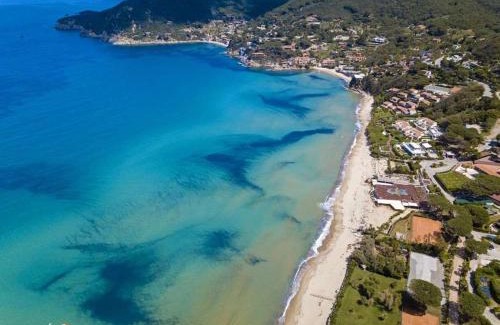Scaglieri Apartment | Beachfront Bliss at Oyster Beach - Family Friendly Retreat