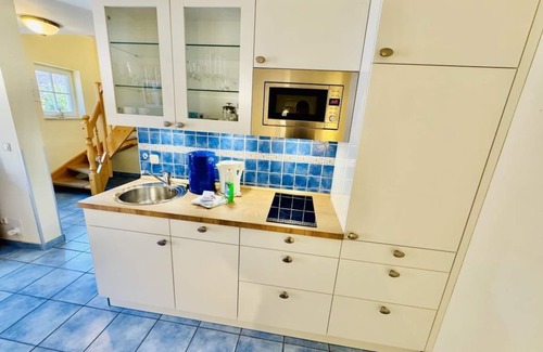 Warnemuende Apartment | Oyster Hotel: Relaxing Stay on the Scenic Alter Strom