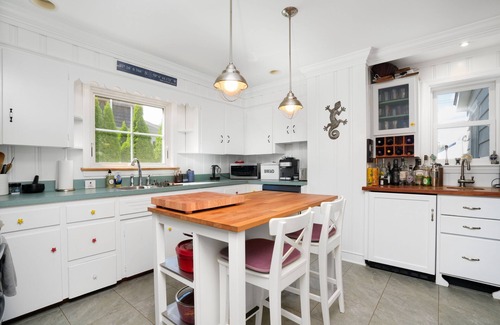 Cape Charles House | Oyster Shack - true gem in heart of downtown!