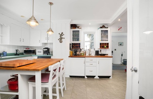 Cape Charles House | Oyster Shack - true gem in heart of downtown!