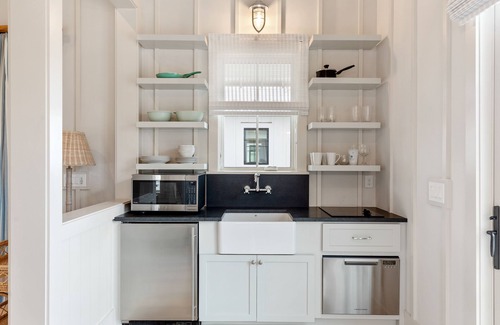 Johns Island House | Cozy Creekside Bungalow at Kiawah River - Pet Friendly Retreat