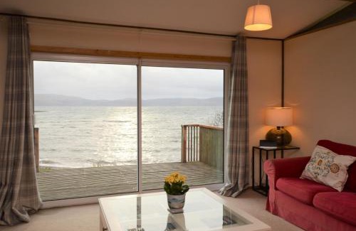 Tighnabruaich House | Discover Oystershell Lodge: Oceanfront Family Retreat