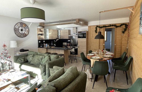 Oz Apartment | Charming Ski-In Ski-Out Retreat at Domaine d'Alpe d'Huez