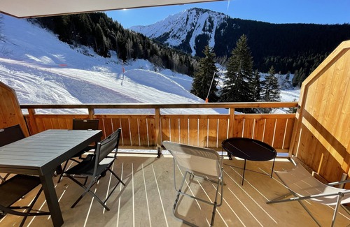 Oz Apartment | Charming Ski-In Ski-Out Retreat at Domaine d'Alpe d'Huez
