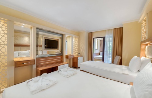 Incekum Hotel | Relax at Oz Hotels İncekum Beach Resort with Ocean Views