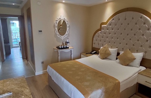 Evrenseki Hotel | Relax at Oz Hotels Side Premium with Ocean View Amenities
