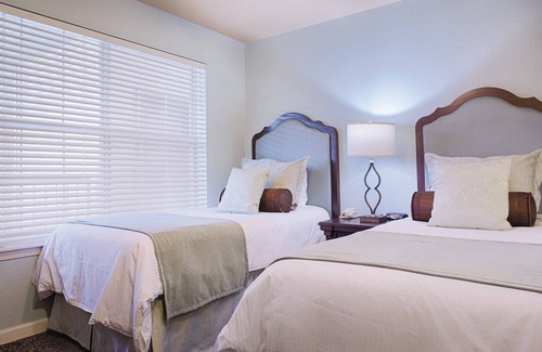 Branson Resort | Unforgettable Ozark Retreat with Oceanfront Pool & Spa