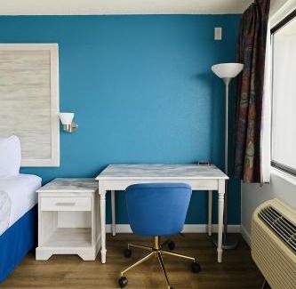 Osage Beach Hotel | Inviting Ozark Inn and Suites: Oceanfront Getaway Awaits