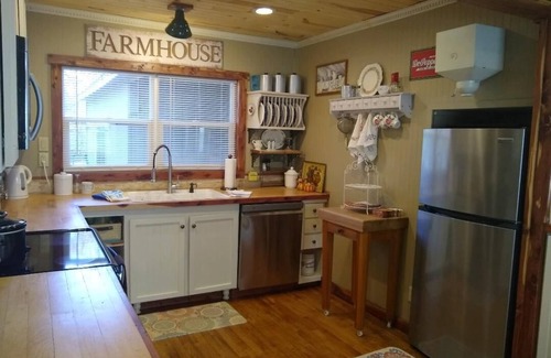 Jenkins Other | Idyllic Ozark Mountain Retreat with Pool & Lake Views