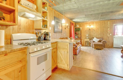 Everton Cabin | Peaceful Everton Retreat with Scenic Ozark Mountain Views