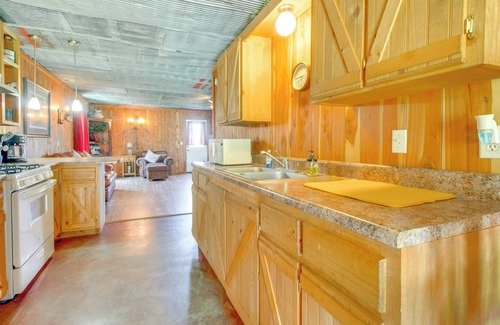 Everton Cabin | Peaceful Everton Retreat with Scenic Ozark Mountain Views