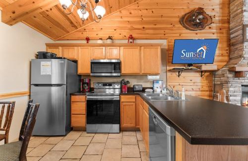 Branson Cabin | Inviting Holiday Homes in Branson, MO with Pool Access