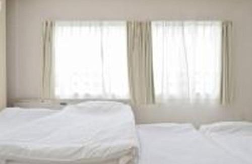 Sennichimae Apartment | Explore 大ざわビル601: Family-Friendly Comfort Awaits