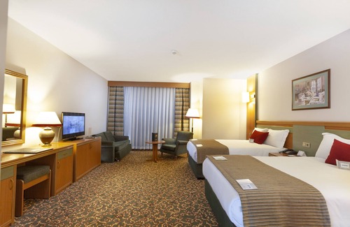 Konya Hotel | Elegant Ozkaymak Konya Hotel with Pool and Family Amenities