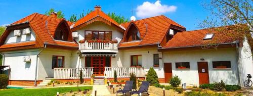 Kecskemet Apartment | Discover Pál Villa - Premium Apartments with Ocean View