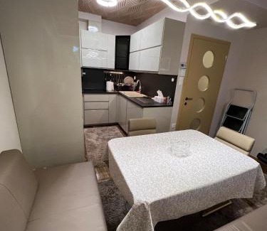 Debrecen Apartment | Discover Párizsi Udvar Prémium Apartman - 4-Star Excellence
