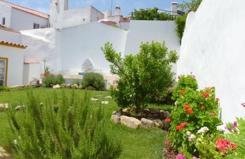 Evora Apartment | Beautiful Páteo dos Oliveira - Casa da Cocheira Escape