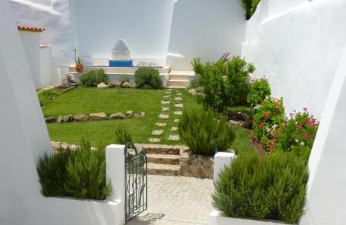 Evora Apartment | Elegant Oceanfront Escape at Páteo dos Oliveira