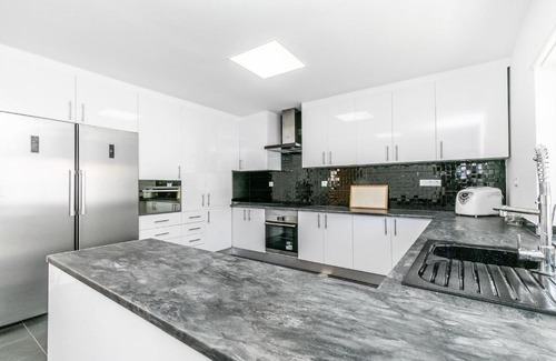 Mafra Apartment | Discover Pátio Português: 10/10 Stay with Pool & Kitchen