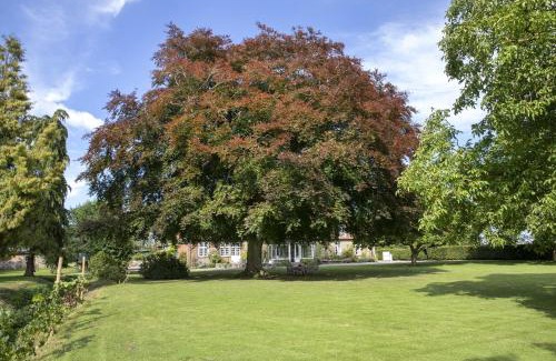 Manhagen House | Discover Pächterhaus: Pet-Friendly with 10/10 Guest Ratings