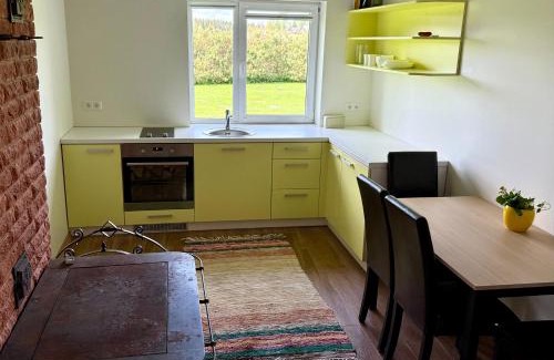 Polva County House | Top-Rated Pähna külalistemaja with Hot Tub & Accessibility