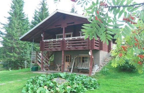 Toivakka House | Relaxing Päivänsäde Cottage with Ocean View & Hot Tub