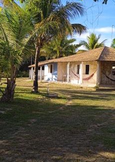 Estancia Ski Chalet | Pet-Friendly Pé de Mato Chalé with Ocean Views & Pool