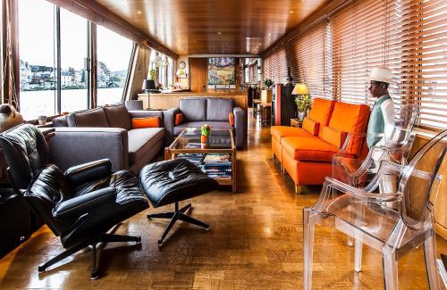 Namur Boat Rental | Unique Experience on Péniche d'hôtes MS Elisabeth