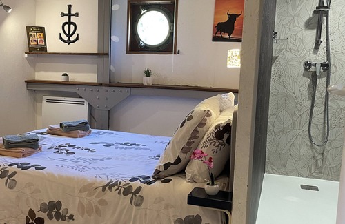 Arles Hotel | Péniche Le Pescalune