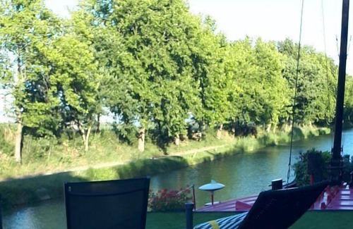 Villalbe House | Unforgettable Stay at Péniche Mirage: 10/10 Guest Rated