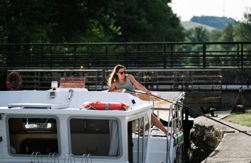 Port Ariane Boat Rental | Discover Pénichettes itinérantes - A Unique River Adventure