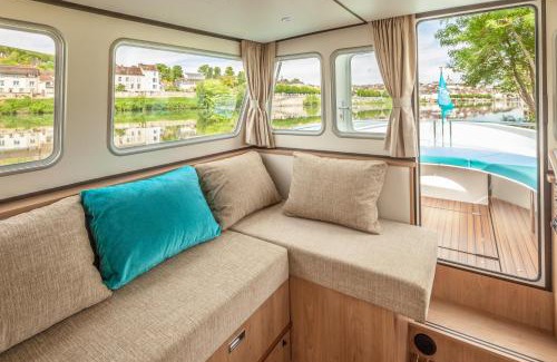 Port Ariane Boat Rental | Discover Pénichettes itinérantes - A Unique River Adventure