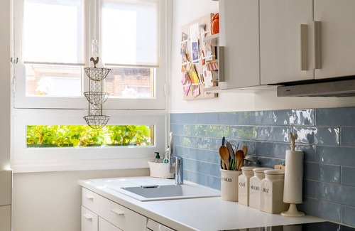 Quartier de l'Ecole-Militaire Apartment | Elegant Pérignon's Palazzo: Family-Friendly and Accessible