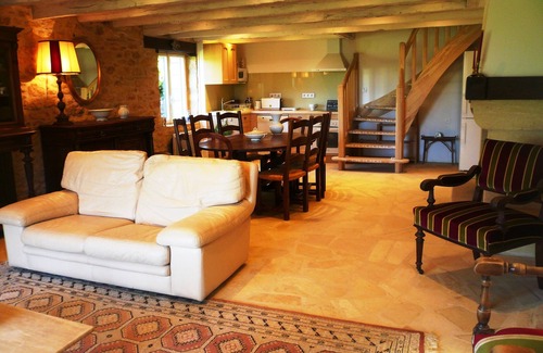 Paulin Cottage | Experience Périgord Noir in a Serene Green Oasis