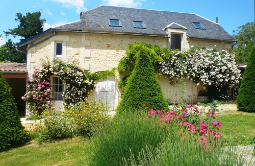Paulin Cottage | Experience Périgord Noir in a Serene Green Oasis