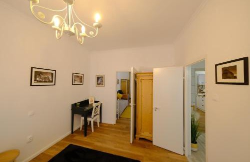 Pecs Apartment | Comfortable PéterPál Apartman with Breakfast & Family Amenities