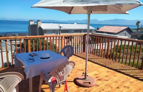 Gansbaai House | Charming Pêrel of Perlemoenbaai - Child Friendly Retreat