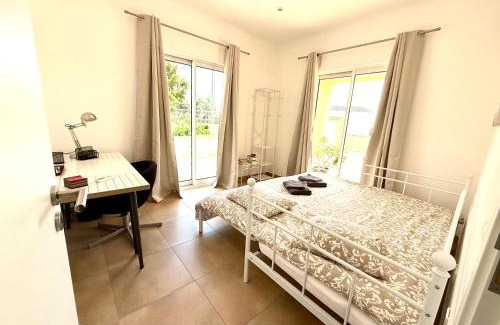 Reguengos de Monsaraz House | Elegant Pôr-do-sol Villa: Oceanfront Bliss & Pet Friendly