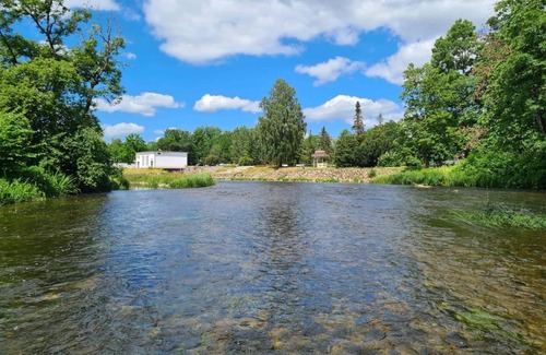 Poltsamaa Apartment | Waterfront Lonny Apartment in Põltsamaa with Great Amenities