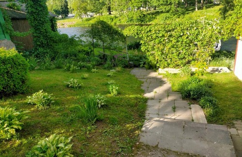 Poltsamaa Apartment | Waterfront Lonny Apartment in Põltsamaa with Great Amenities