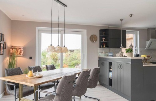 Osterhever House | Experience Relaxation at Püppi Hems Huus with Ocean Views