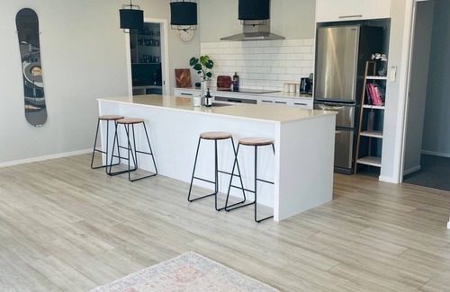 Papamoa Beach House | Experience Pāpāmoa Pad: Child-Friendly Oasis by the Sea