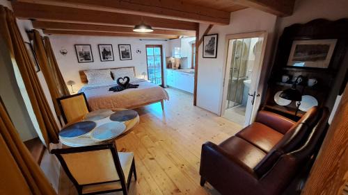 Cesky Krumlov House | Pet-Friendly Retreat at Pětidomí 88 - Rožmberská